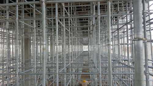 lắp dựng giàn giáo nêm 