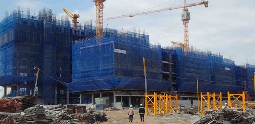 lắp dựng giàn giáo ngoài